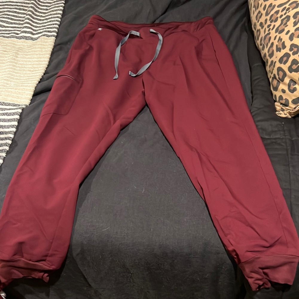 FIGS Zamora Jogger Scrubs Maroon